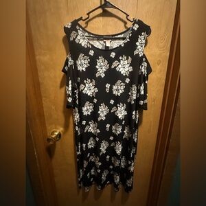 Chico's Cold Shoulder Black and White Floral Dress 3 = US16/XL